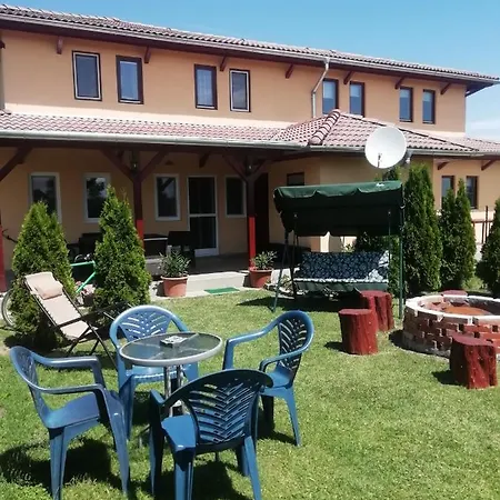 Semesterbostad Jozsef Apartman