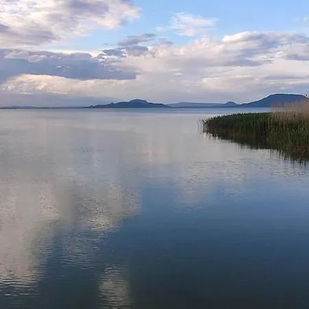 Semesterbostad Jozsef Apartman Balatonmáriafürdő